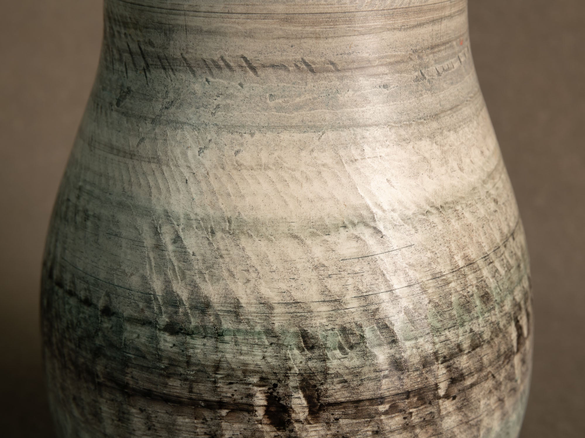 Important vase de l'Atelier du Tapis Vert à Vallauris, France (vers 1950-55)..Important vase from the Atelier du Tapis Vert in Vallauris, France (circa 1950-55)