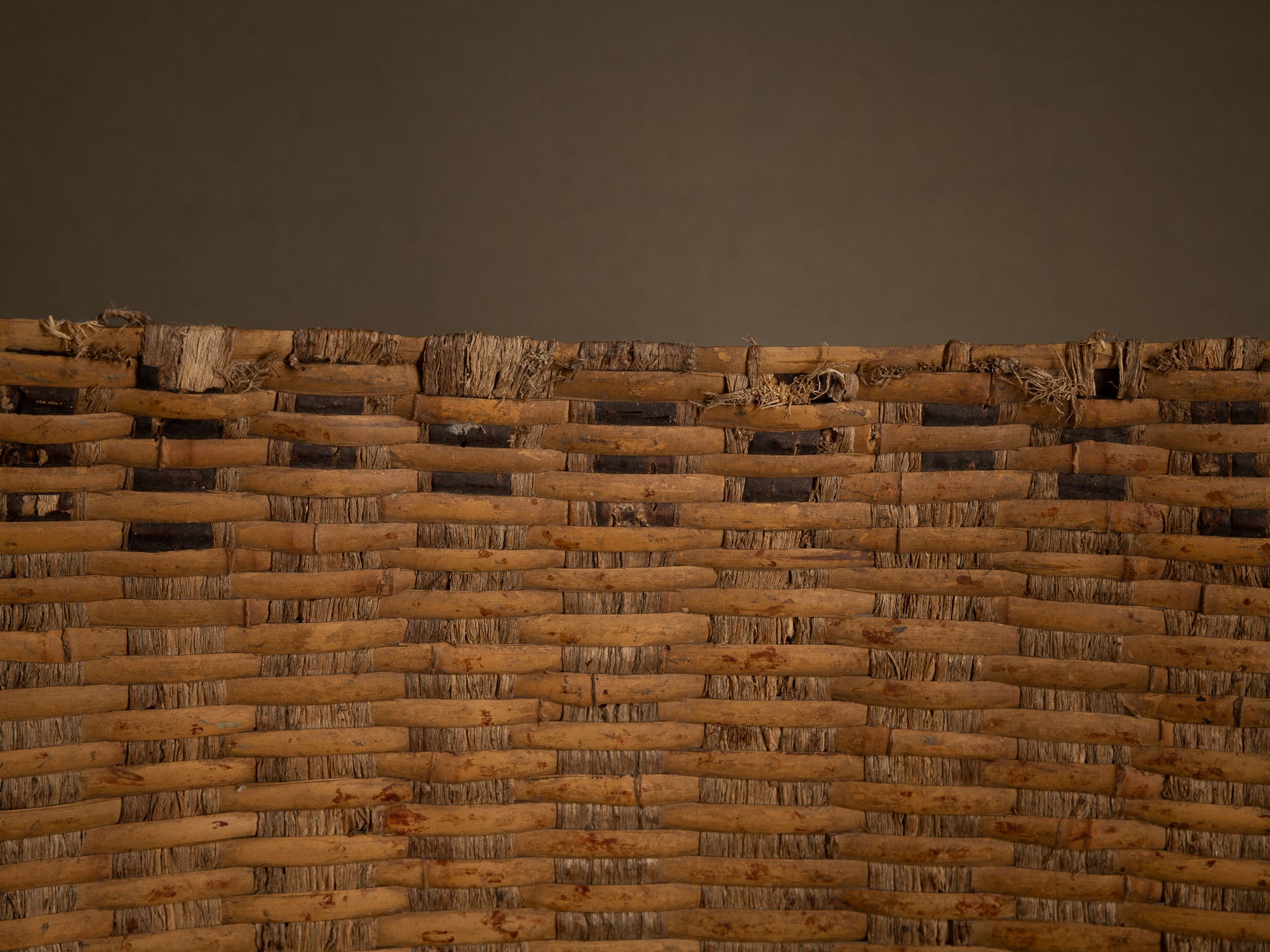 Ensemble de vans / plateau de vannage "Mi" en vannerie de bambou et écorce de cerisier, Japon (milieu du XXe siècle)..Set of two "Mi" bamboo and cherry bark basketwork, Japan (mid-20th century)