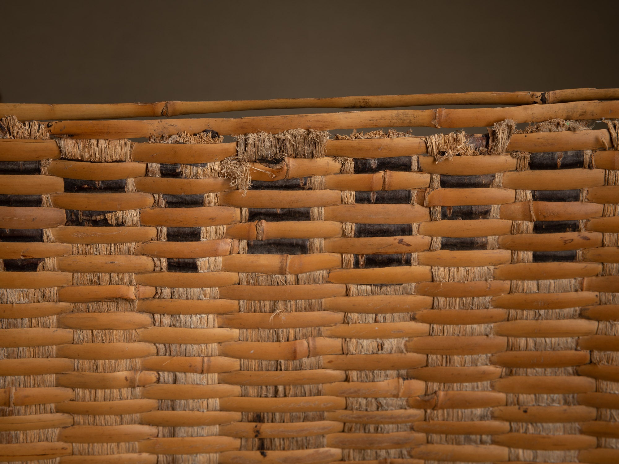 Ensemble de vans / plateau de vannage "Mi" en vannerie de bambou et écorce de cerisier, Japon (milieu du XXe siècle)..Set of two "Mi" bamboo and cherry bark basketwork, Japan (mid-20th century)