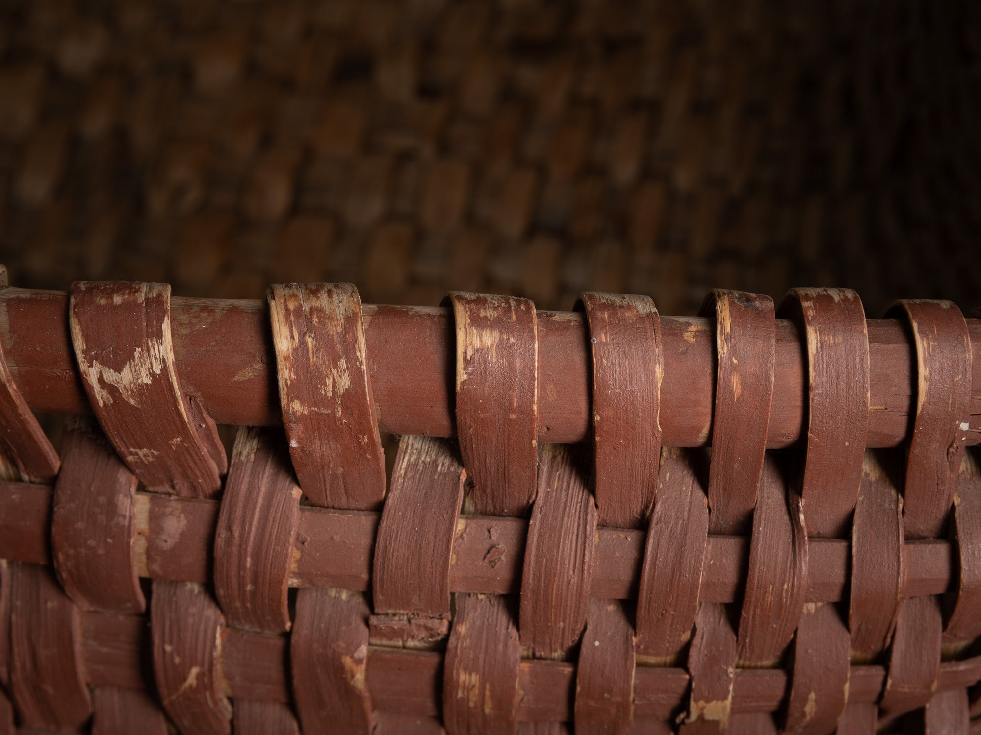Monumental panier du Jämtland au rouge de Falun,Suède (Fin du XIXe / début du XXe siècle)..Monumental Jämtland basket with Falun red, Sweden (late 19th / early 20th century)