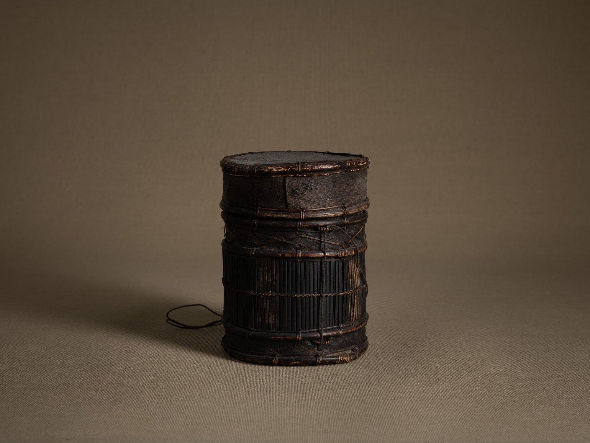 Boîte porte&#x2011;café Tampung kupi, Indonésie (Fin du XIXe / début du XXe siècle)..Tampung kupi box, Indonesia (Late 19th / Early 20th century)