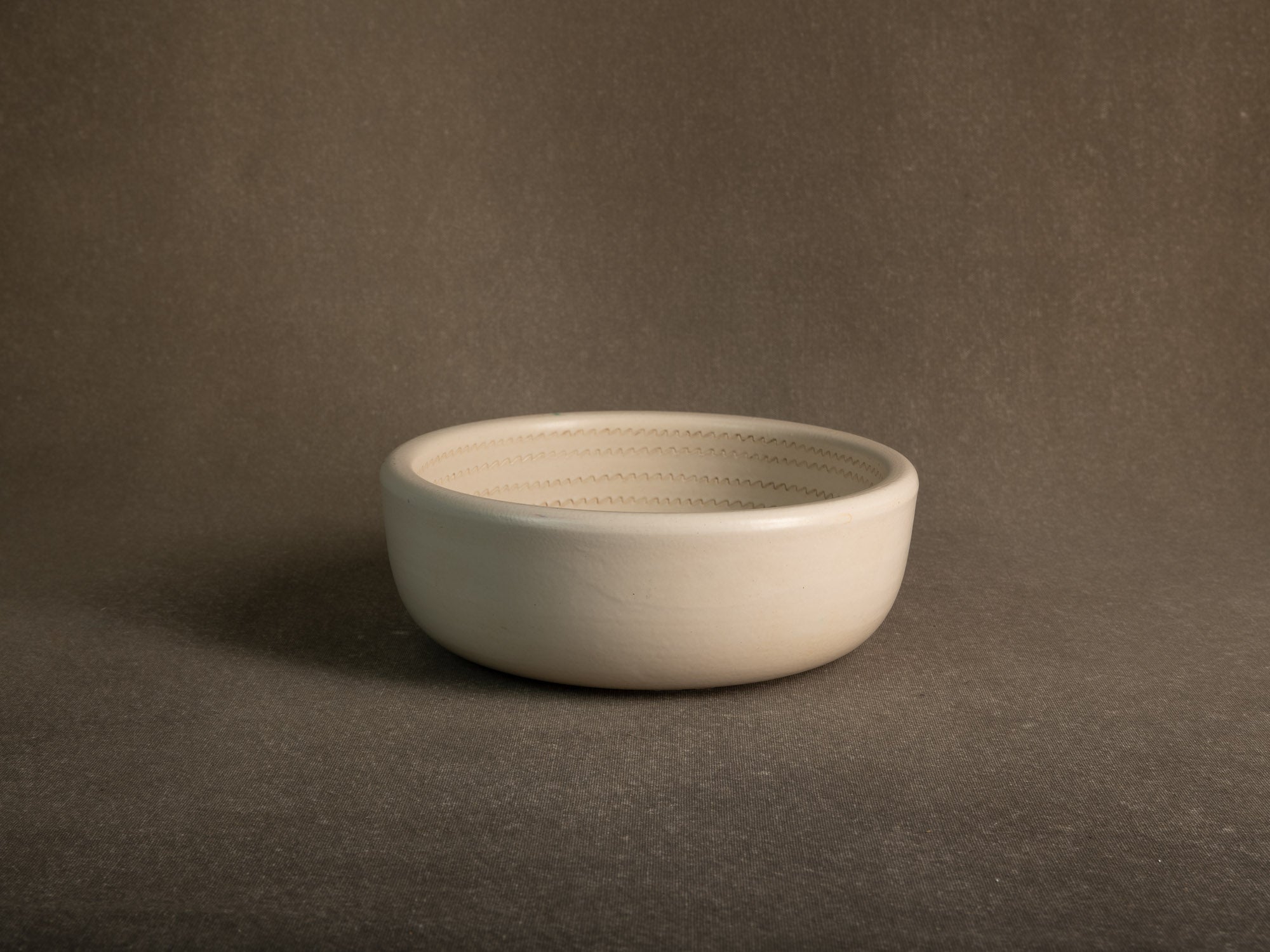 Rare coupe de Fernand Elchinger à Soufflenheim, France (Fin des Années 1940)..Large bowl by Fernand Elchinger in Soufflenheim, France (Late 1940's)