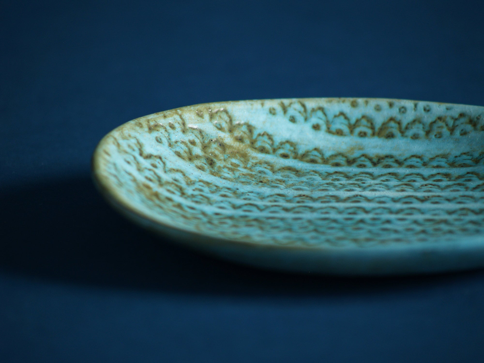 Coupe biomorphique par les 2 Potiers, France (vers 1963)..Biomorphic bowl by les 2 Potiers, France (circa 1963)