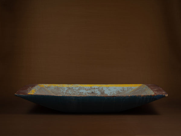Très grande coupe paysanne / pétrin monoxyle en bouleau polychrome, Suède (mitan du XIXe siècle)..Large peasant art birch bread bowl, Sweden (mid-19th century)
