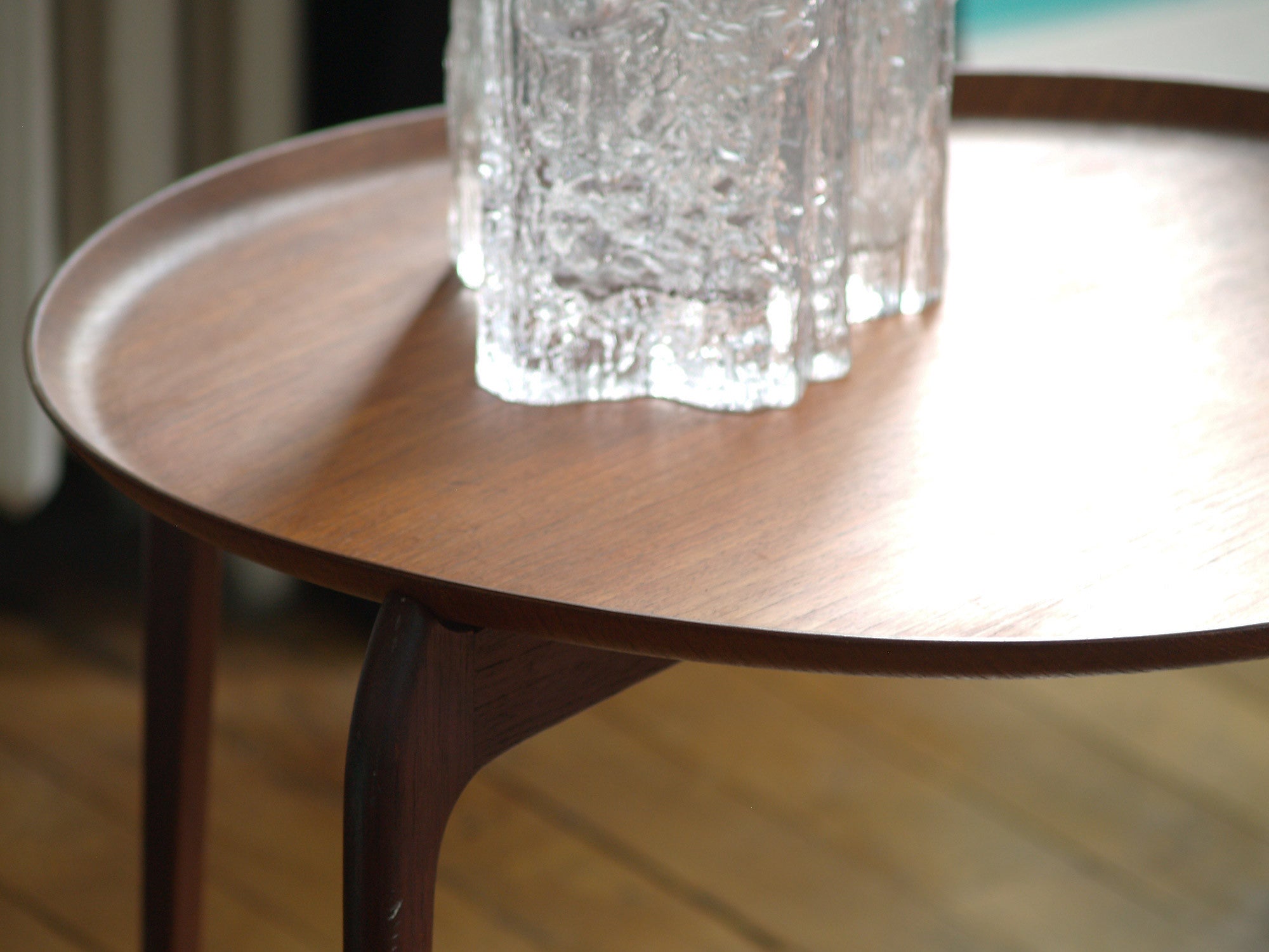 Table basse / Guéridon de Willumsen & Engholm pour Fritz Hansen, Danemark (années 1950)..Occasional coffee table by Willumsen & Engholm for Fritz Hansen, Denmark (circa 1950)