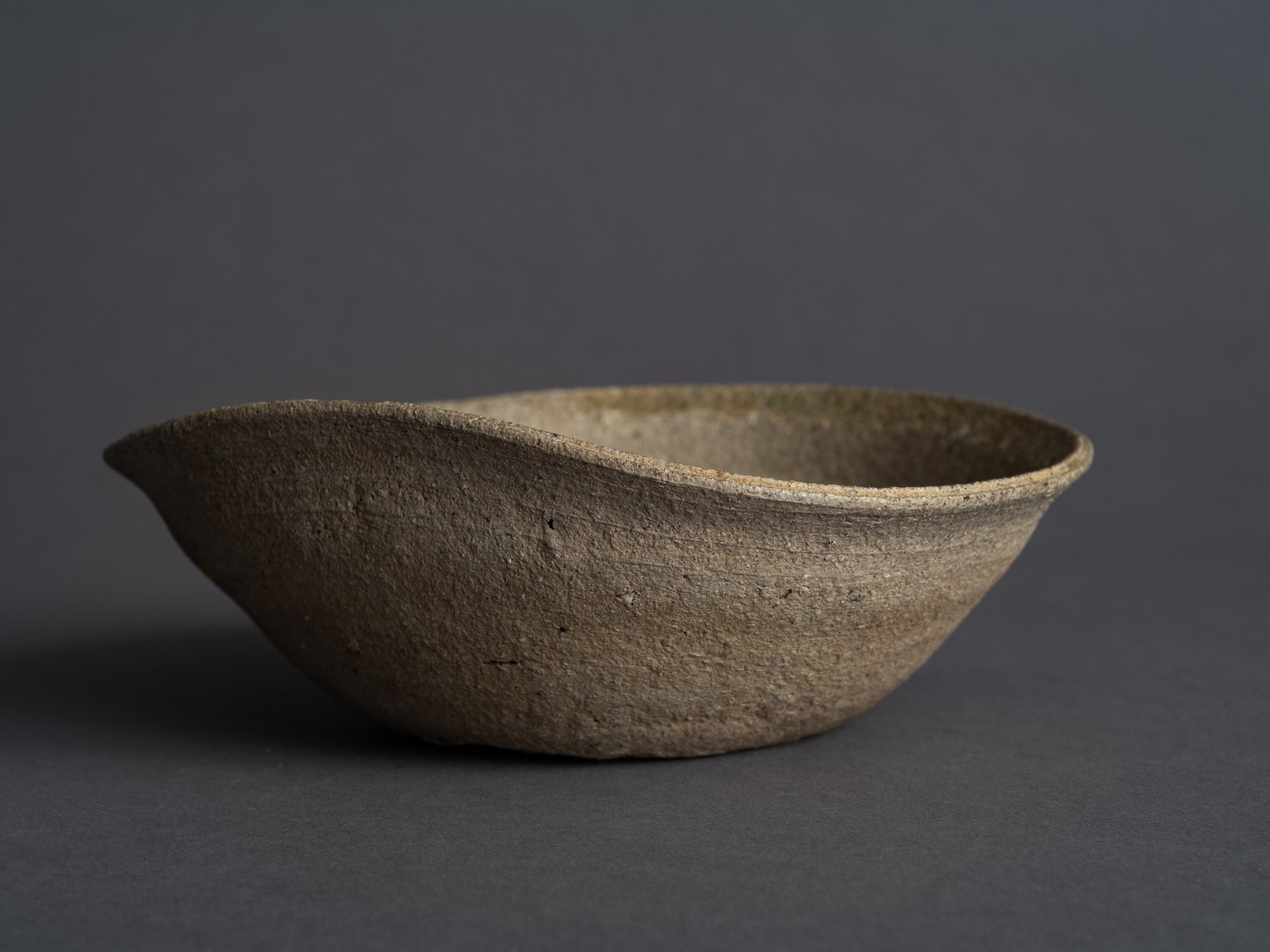 Rare bol à thé yamachawan, Japon (Époque de Heian à Kamakura)..Rare Yamachawan tea bowl, Japan (Heian to Kamakura Period)
