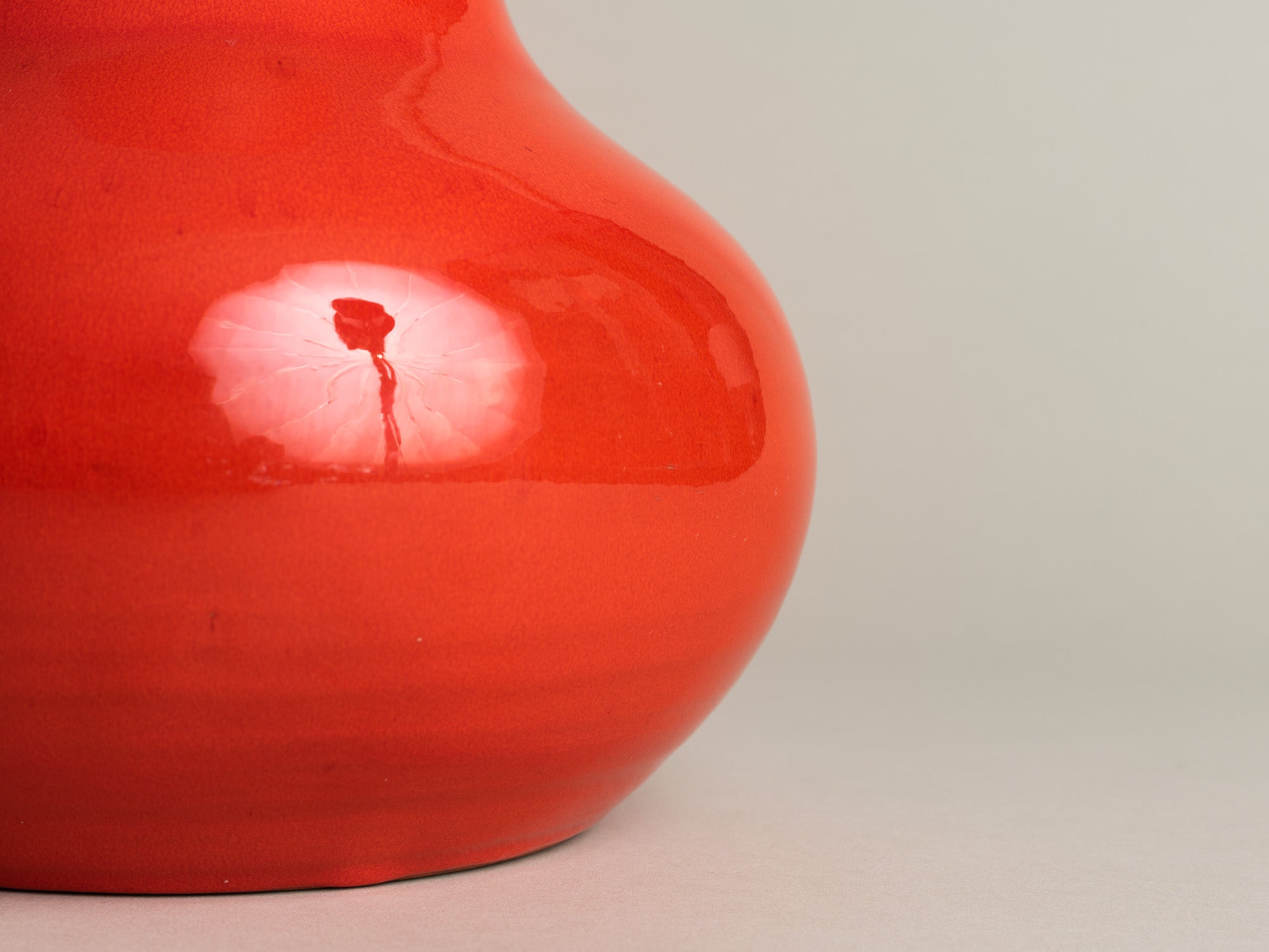 Vase vermillon de sélénium par Robert Picault pour Cerasarda, Italie (années 1960)..Vermilion vase by Robert Picault for Cerasarda, Italy (1960)