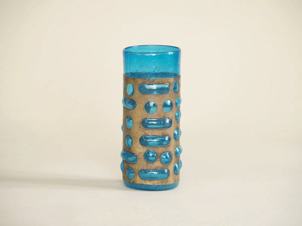 Vase en verre bullé et corsage de laiton, Suède (vers 1960)..Bubbled glass and brass vase, Sweden (circa 1960)
