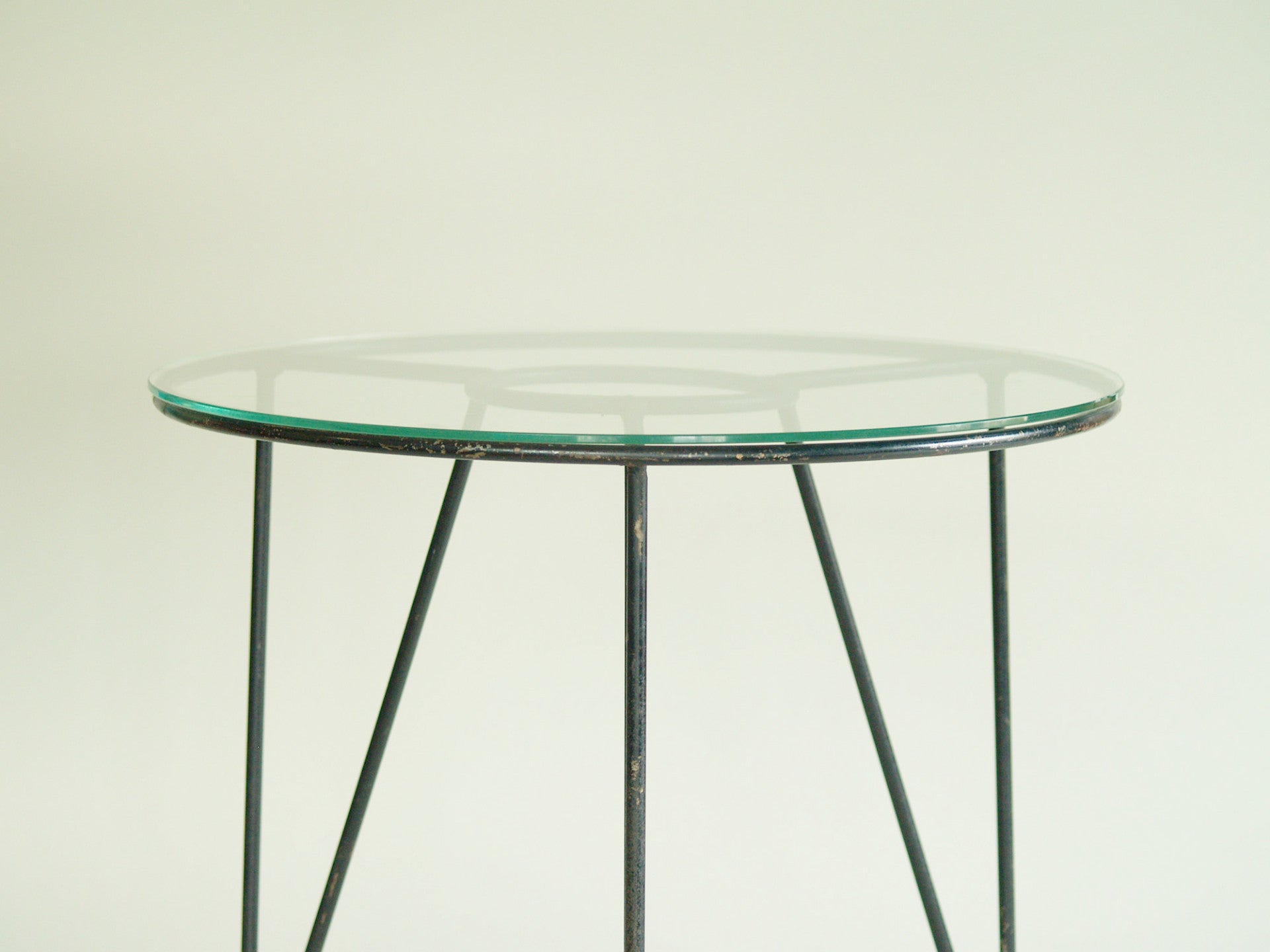 Guéridon / table basse moderniste, France (vers 1953)..Modernist occasional coffee table, France (circa 1953)