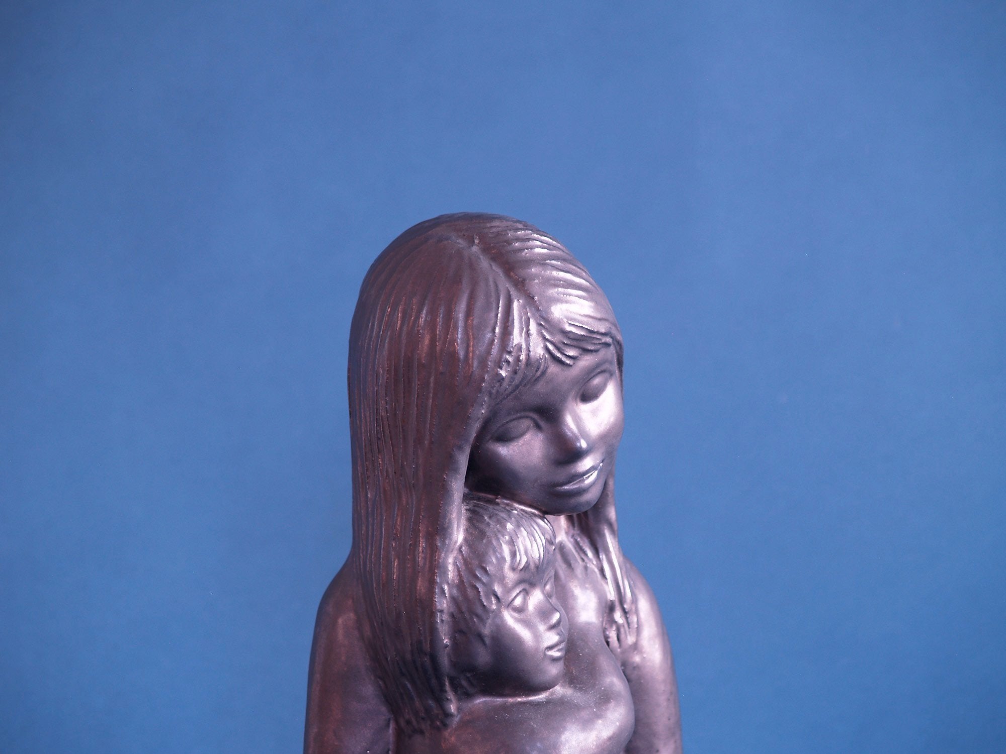 "Maternité" Sculpture par Emiel Laskaris, Belgique (vers 1965)..Outstanding Maternity sculpture by Emiel Laskaris, Belgium (circa 1965)
