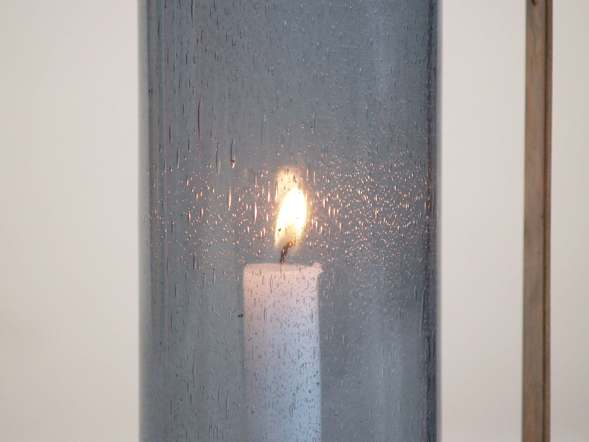 Lumière d'applique / bougeoir de Gunnar Ander & Ystad Metall, Suède (années 1950)..Wall candle holder by Gunnar Ander & Ystad Metall, Sweden (Circa 1950)