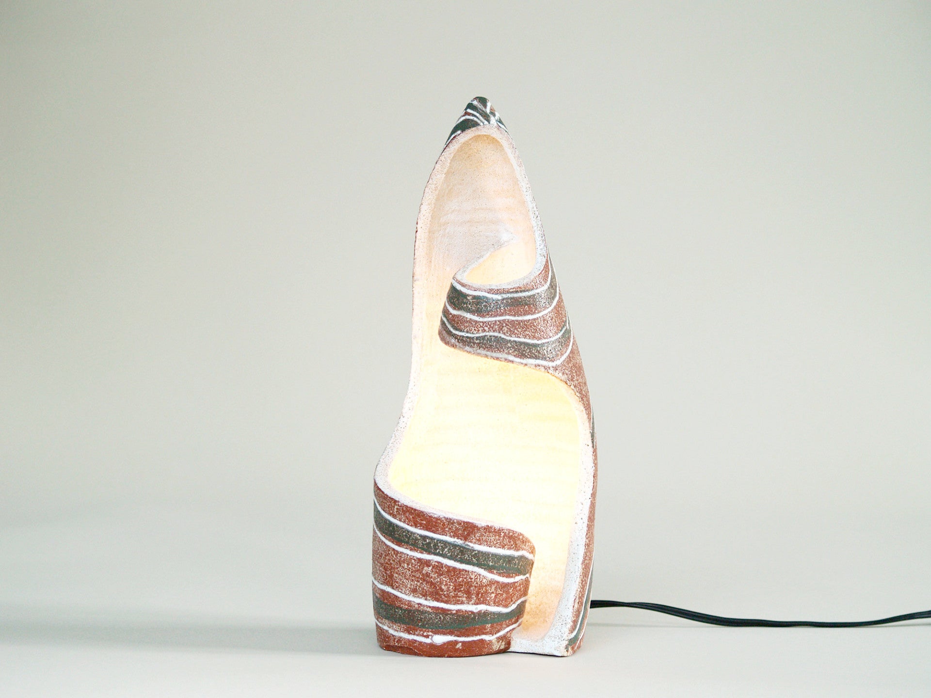 Lampe&#x2011Sculpture des Potiers d'Accolay, France (vers 1957)..Sculptural lamp by Les Potiers d'Accolay, France (Circa 1957)