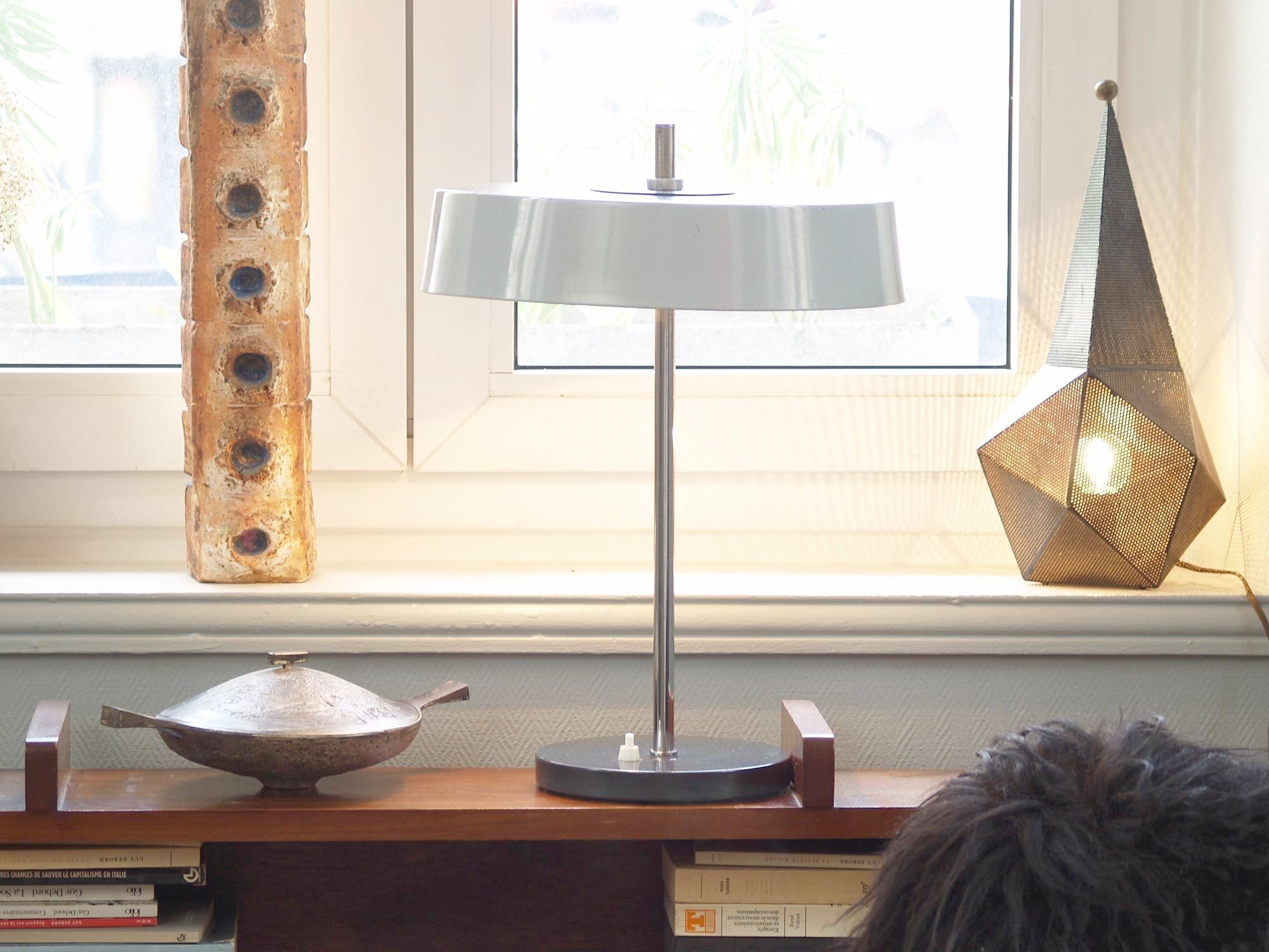 Lampe de table moderniste attribuée à Louis Kalff pour Philips, Pays-Bas (vers 1960)..Modernist minimalist Lamp attributed to Louis Kalff for Philips, Netherlands (circa 1960)
