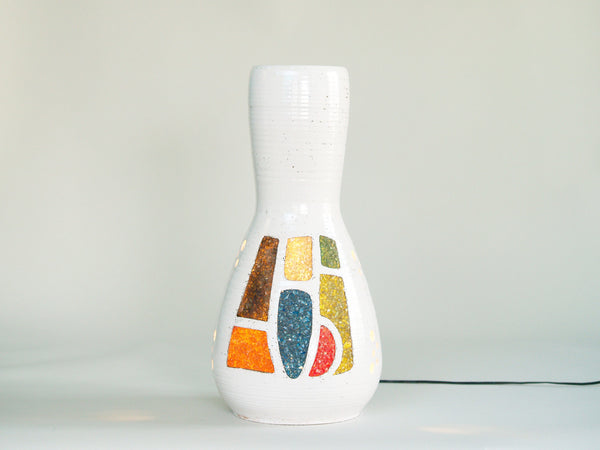 Lampe&#x2011;vase sculpturale des Potiers d’Accolay, France (vers 1968)..Sculptural Lamp&#x2011;vase by les Potiers d’Accolay, France (circa 1968)