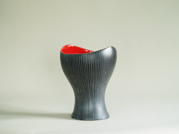 Vase corolle de Jean de Lespinasse, France (vers 1958)..Free form Vase by Jean de Lespinasse, France (circa 1958)