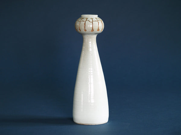 Vase en grès de Guillaume Met de Penninghen, France (vers 1950)..Sculptural vase by  Guillaume Met de Penninghen, France (circa 1950)