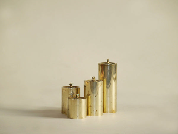 Série de quatre flambeaux modernistes à huile, Danemark (vers 1955)..Set of 4 modernist Candle holders, Denmark (circa 1955)