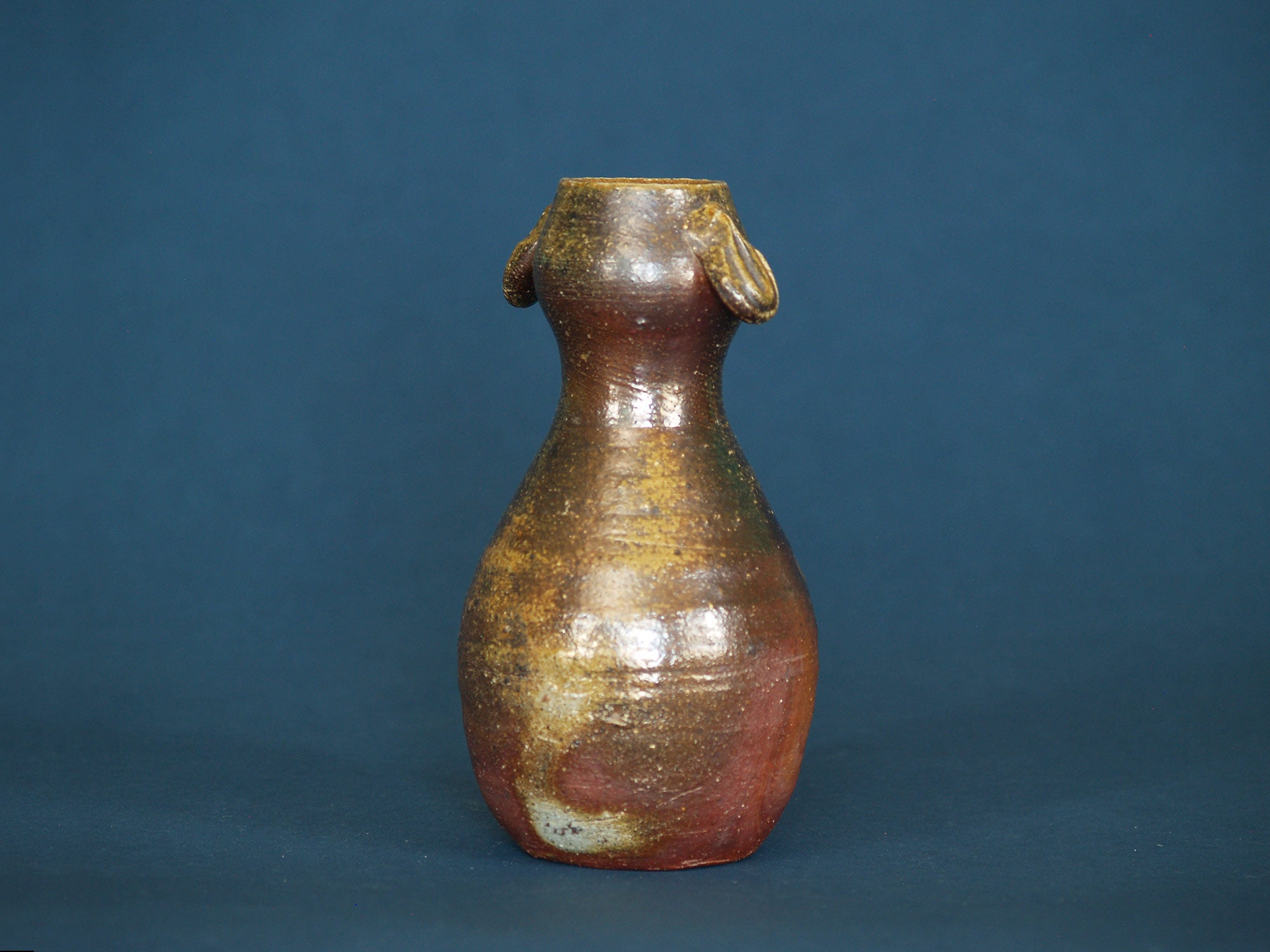 Vase Hyotan de Atsuro Yabe, Japon (vers 1980)..Hyotan Bizen ware vase by Atsuro Yabe, Japan (ca. 1980)