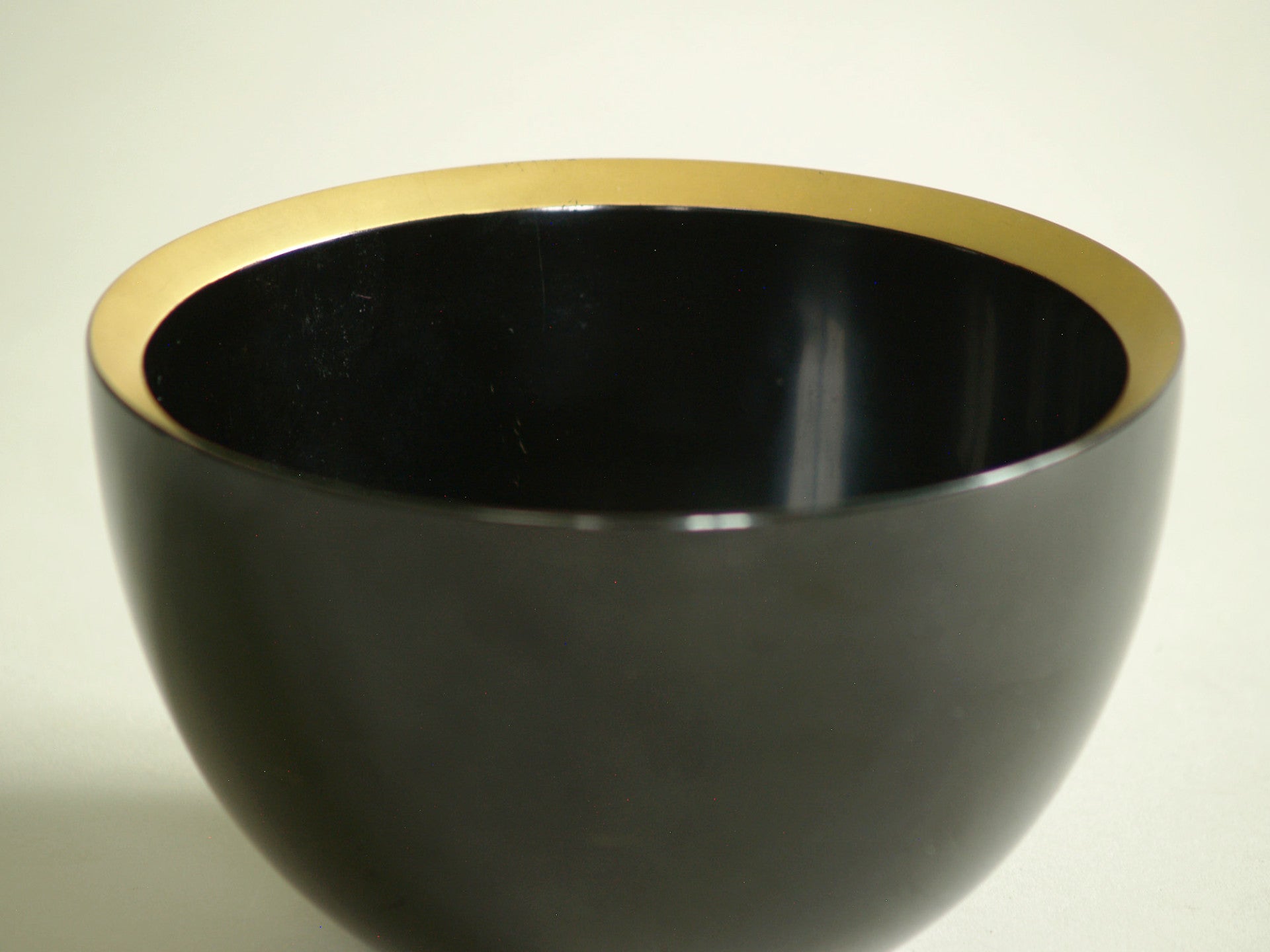Coupe Mingei Haisen en laque, Japon (vers 1930)..Mingei Haisen lacquer Bowl, Japan (circa 1930)