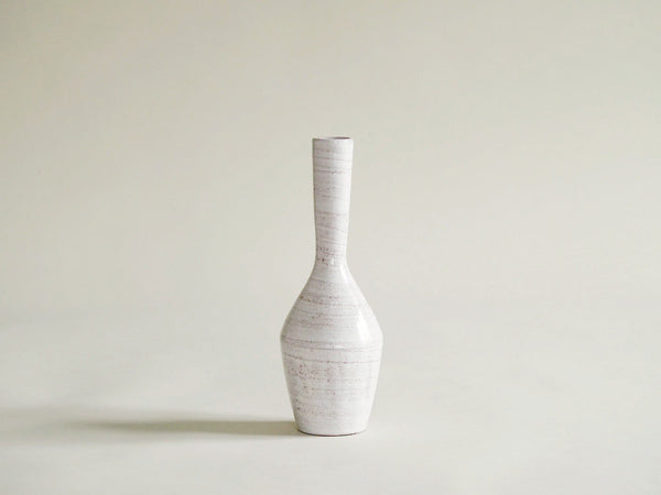 Vase bouteille par Grandjean&#x2011;Jourdan à Vallauris, France (vers 1958)..Vallauris vase by Grandjean Jourdan, France (ca. 1958)