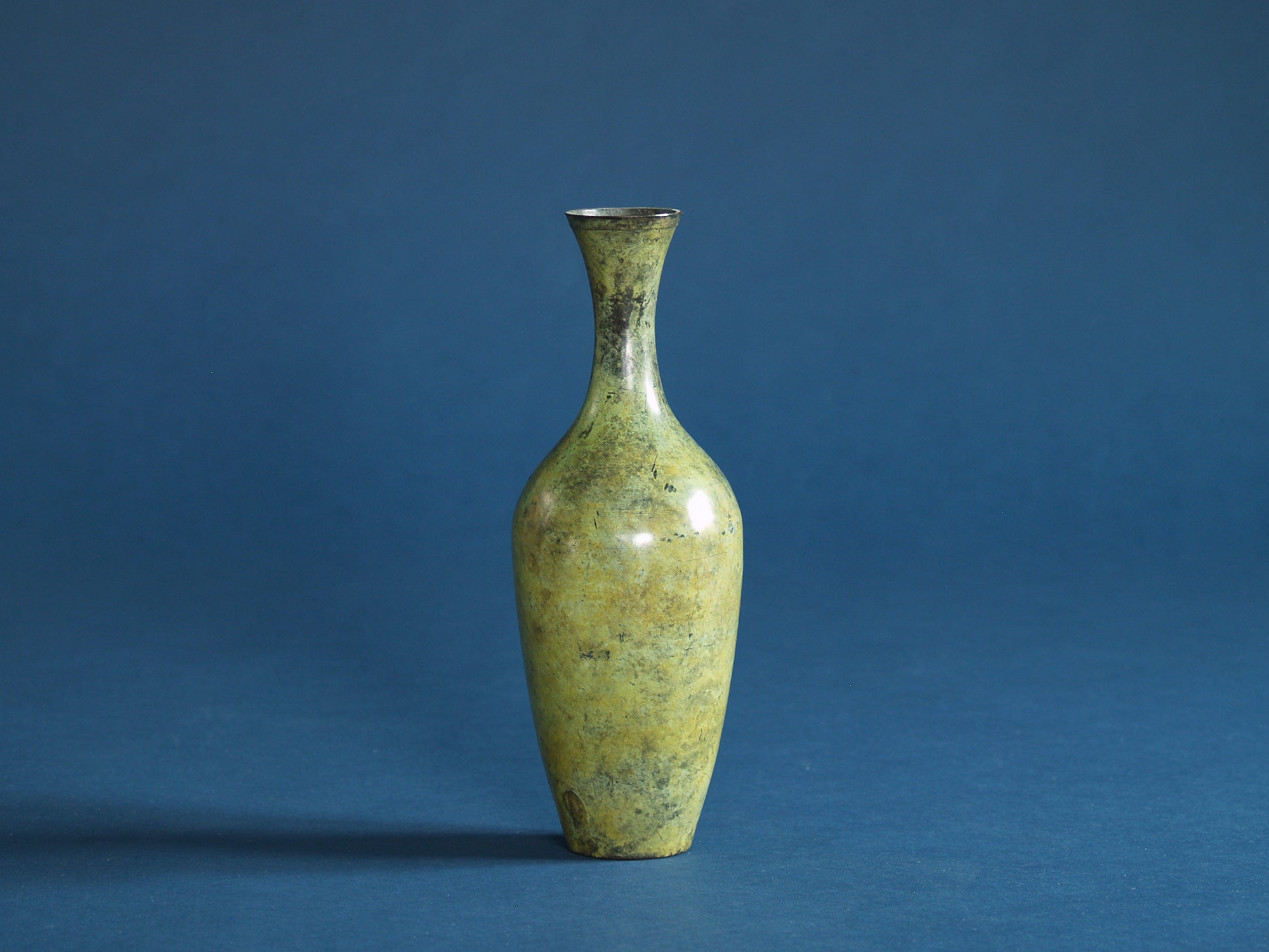Vase Hanaire en bronze, Japon (Fin du XIXe siècle)..Kado Bronze vase, Japan (late 19th century)