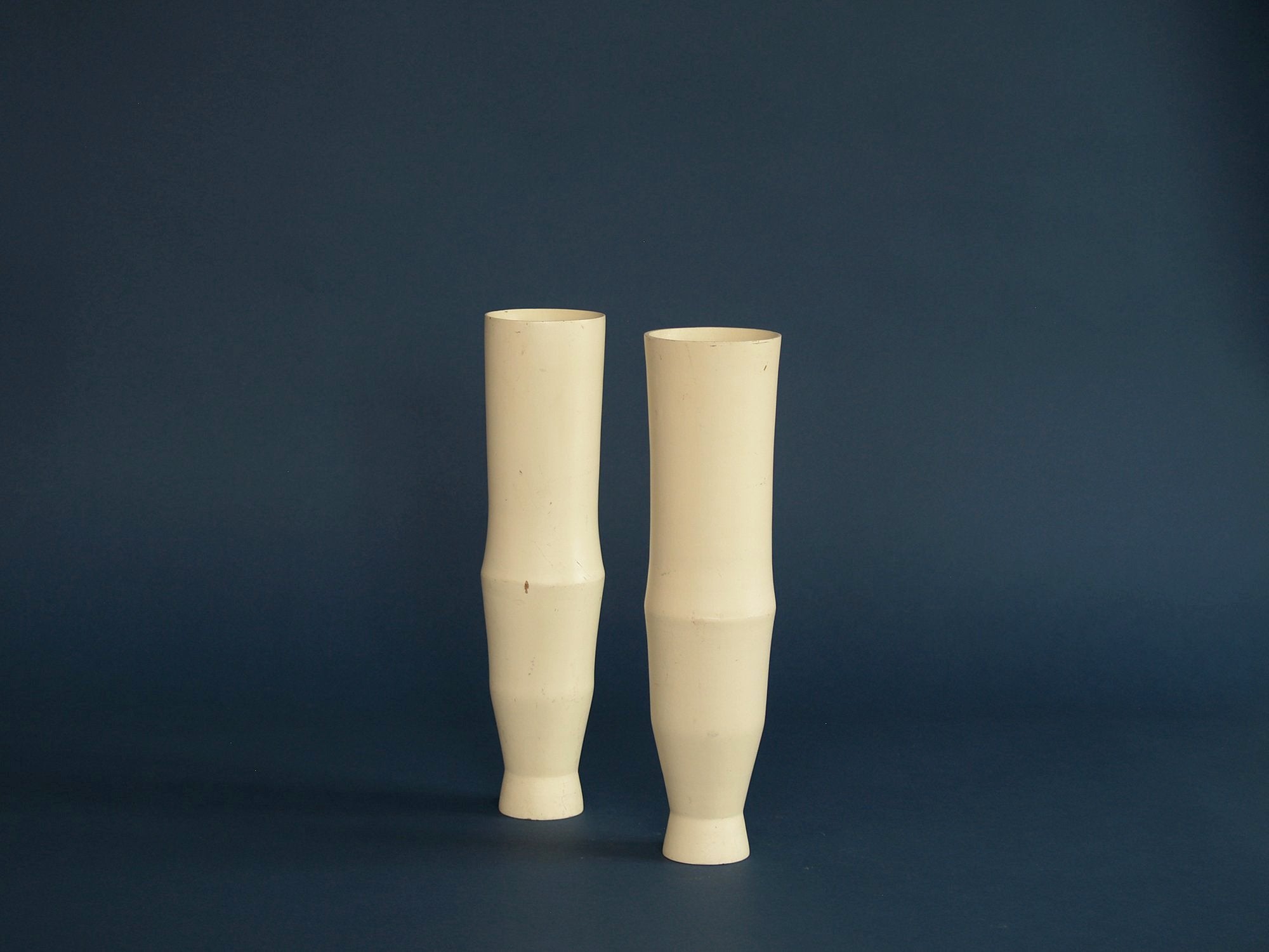 Paire de vases par Gilles Caffier, France (années 1990)..Set of vases by Gilles Caffier, France (circa 1990)