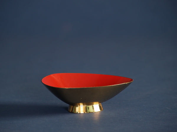 Coupe rouge de Gunnar Ander & Ystad Metall, Suède (années 1950)..Bowl by Gunnar Ander & Ystad Metall, Sweden (circa 1950)