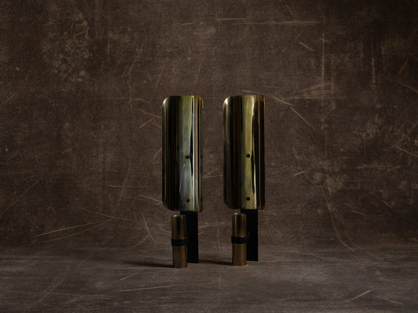 Paire de candélabres miroirs d'appliques en laiton par Ragla Belysning, Norvège (vers 1970)..Set of 2 modernist brass wall hanging candle holders by Ragla Belysning, Norway (ca. 1970)