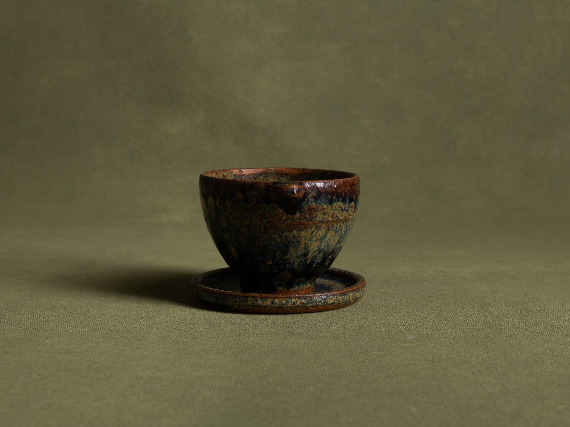 Bol à thé, suiveur de Gutte Eriksen, Danemark (Fin des années 1950 / début des années 1960)..Tea bowl, follower of Gutte Eriksen, Denmark (Late 1950s / early 1960s)