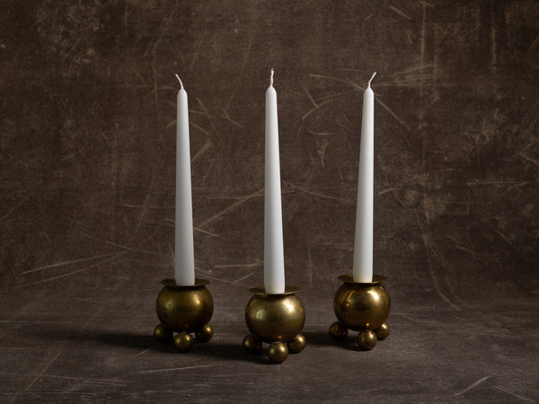 Suite de trois flambeaux par Gusum Bruk, Suède (vers 1900)..Set of 3 candle holders by Gusum Bruk, Sweden (circa 1900)