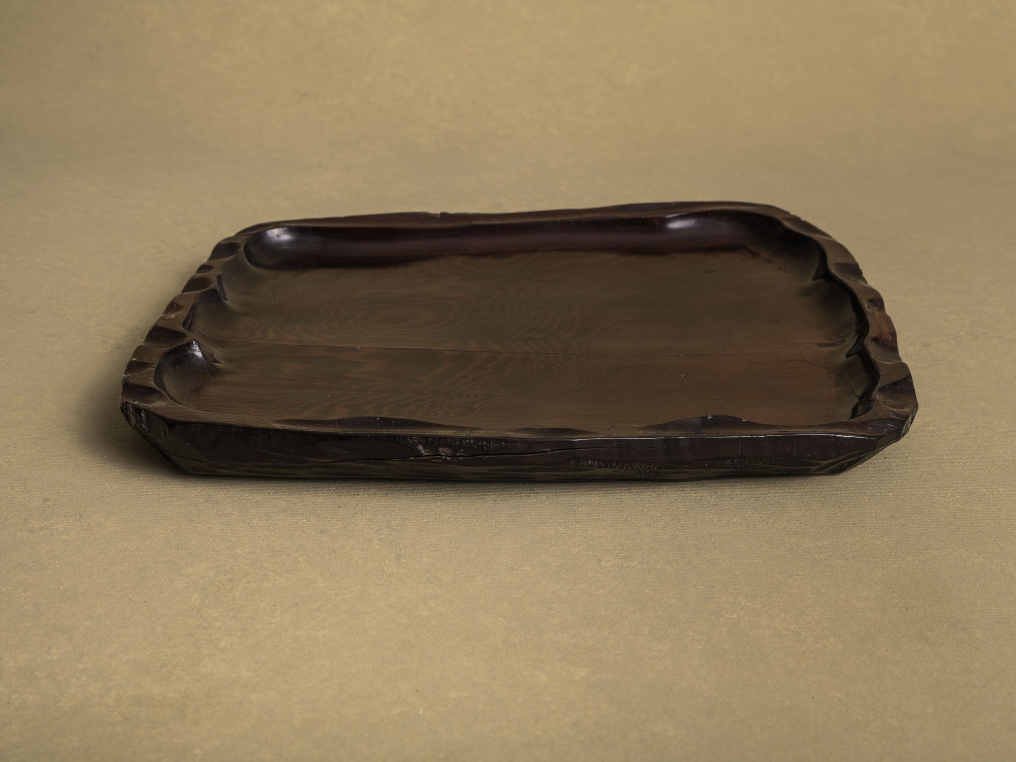 Coupe monoxyle / plateau à thé pour la cérémonie du thé, Japon (vers 1850-80)..Bowl / Mingei tea tray for senchabon tea ceremony, Japan (circa 1850-80)