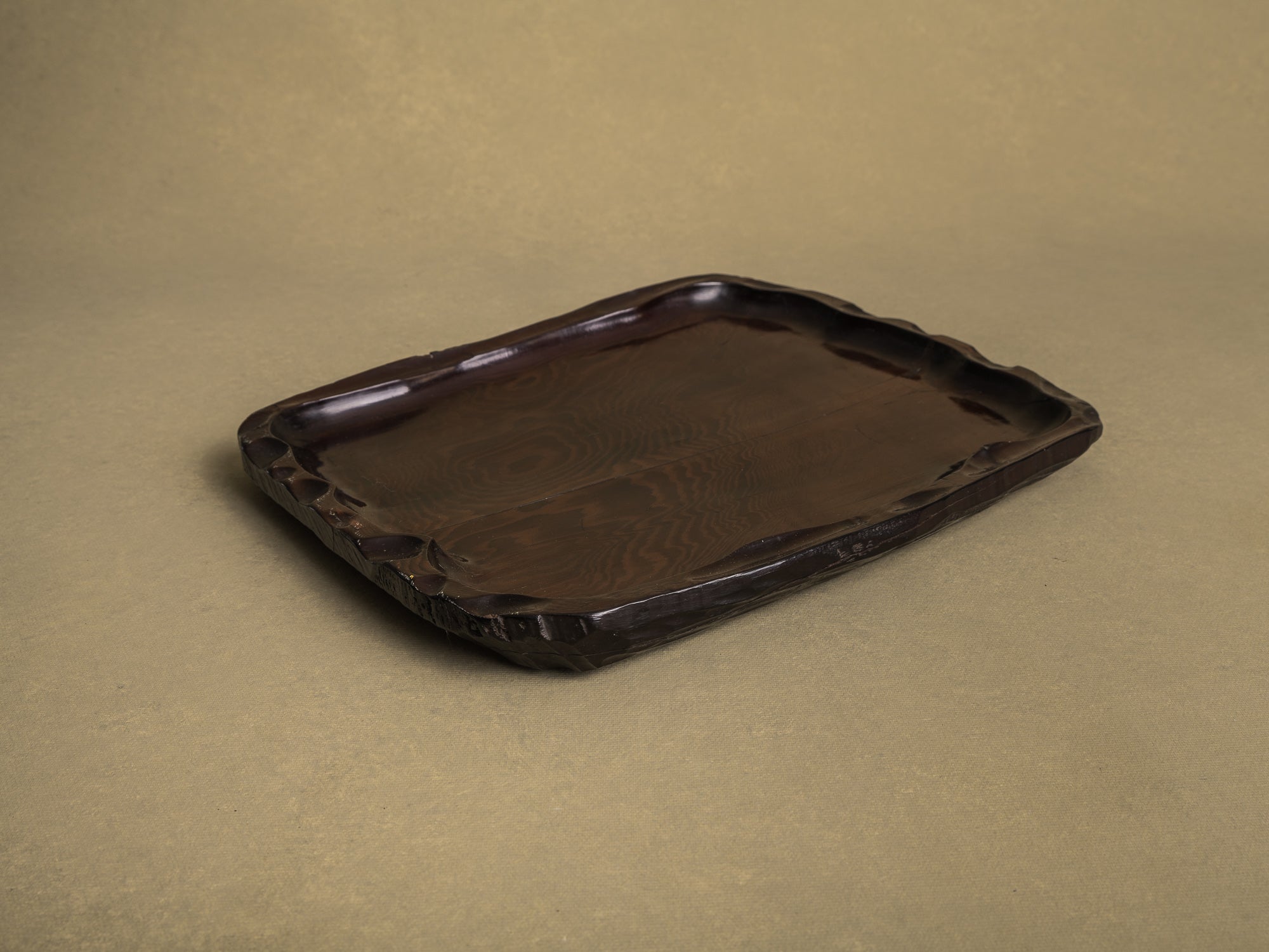 Coupe monoxyle / plateau à thé pour la cérémonie du thé, Japon (vers 1850-80)..Bowl / Mingei tea tray for senchabon tea ceremony, Japan (circa 1850-80)