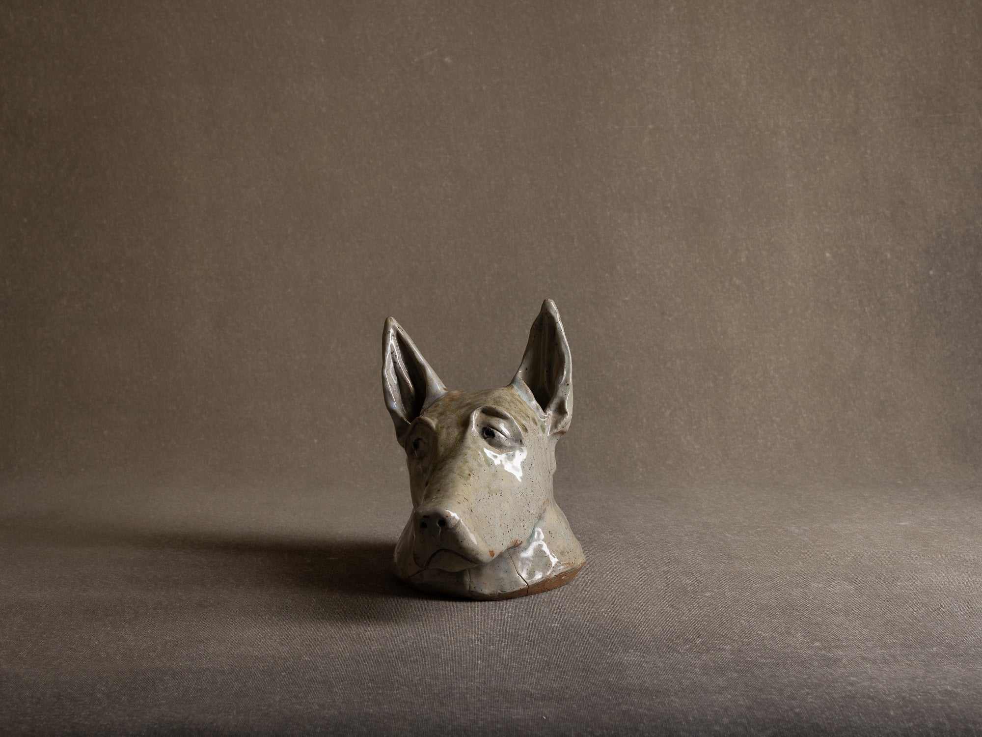 Sculpture "berger" en grès de La Borne, France (1997).."Shepherd" dog sculpture in stoneware, La Borne, France (1997)