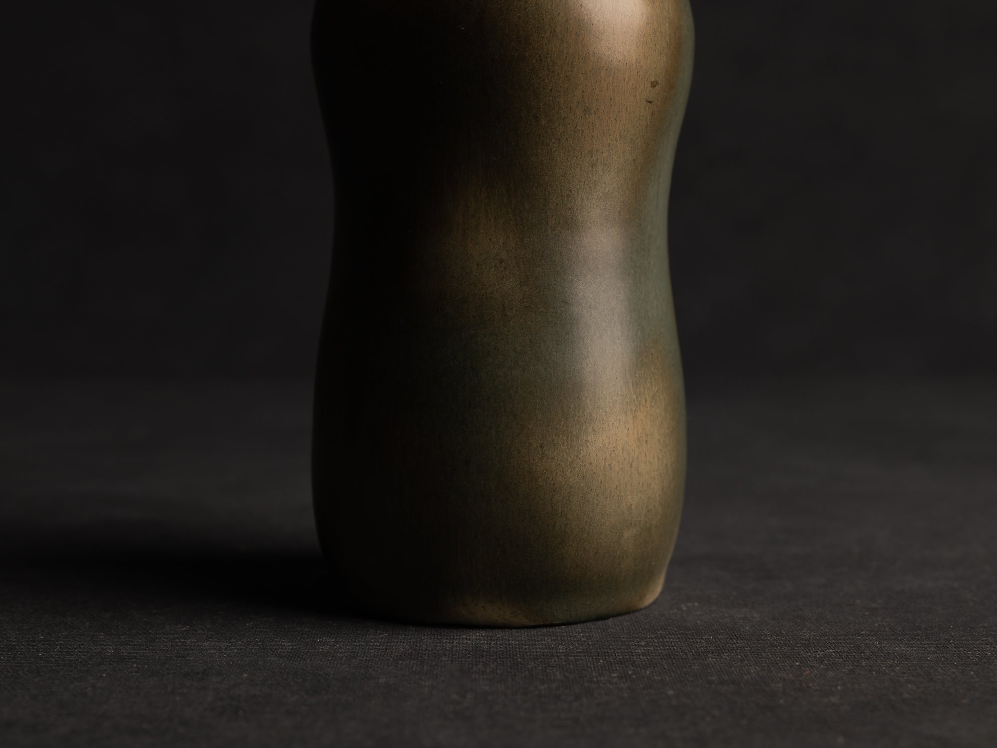 Vase bilobé en grès "fourrure de lièvre" de Jean Pointu, Atelier Pointu, France (vers 1906-10)..School of Carriès stoneware gourd-shaped vase by Jean Pointu, Atelier Pointu, France (circa 1906-10)