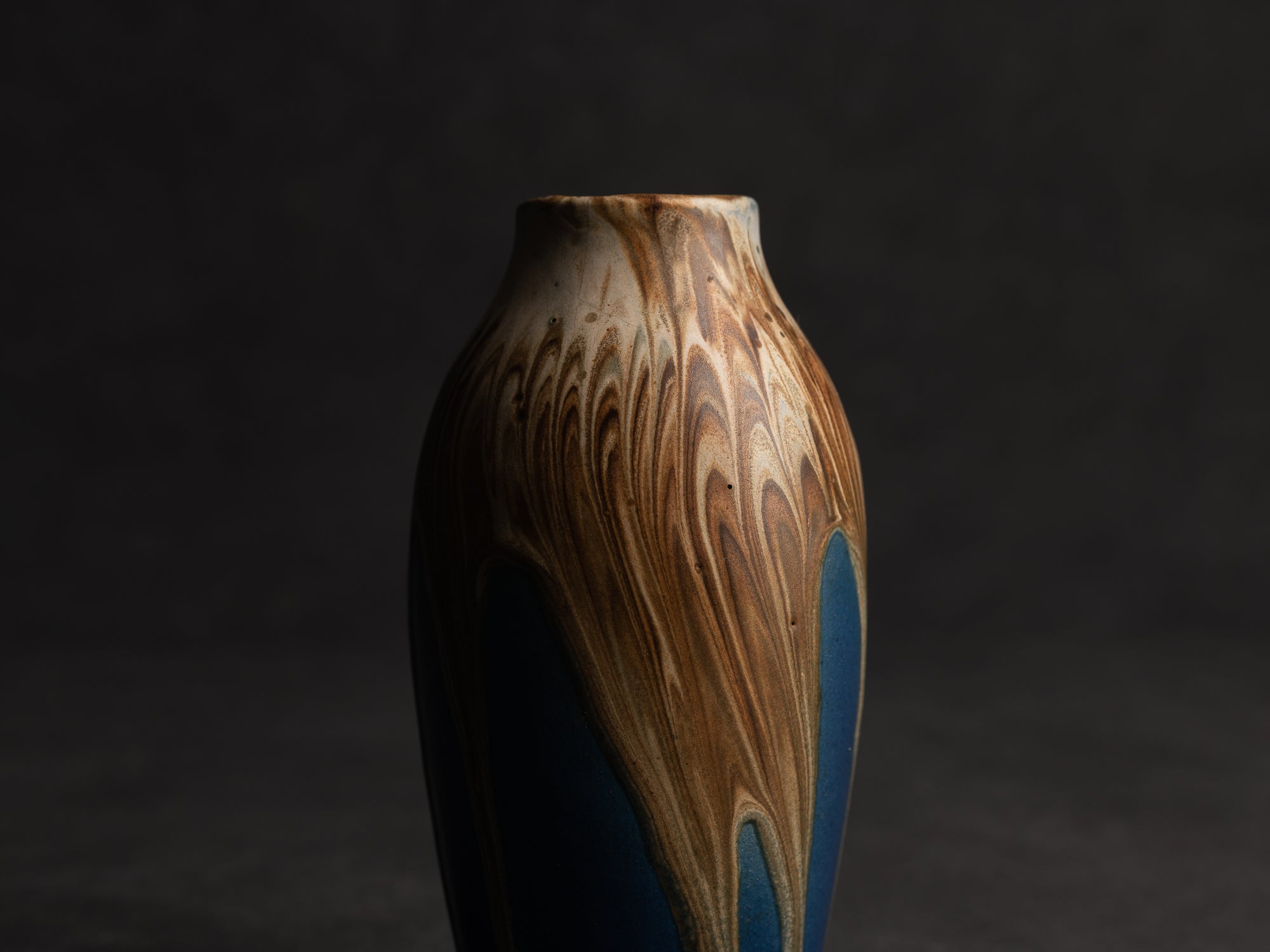 Vase balustre fuselé en grès de Jean Pointu, Atelier Pointu, France (vers 1906-10)..School of Carriès stoneware vase by Jean Pointu, Atelier Pointu, France (circa 1906-10)