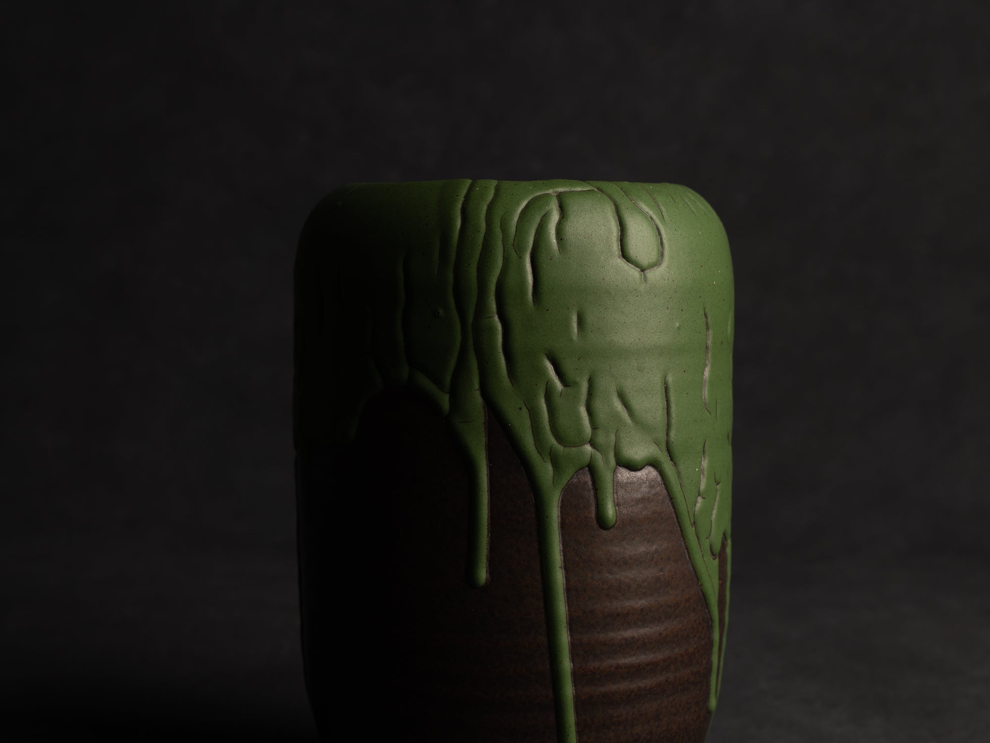 Important duo de vases "peau de serpent" en grès de Léon Pointu, Atelier Pointu, France (vers 1930)..School of Carriès Large stoneware snake skin glazed vases duet by Léon Pointu, Atelier Pointu, France (circa 1930)