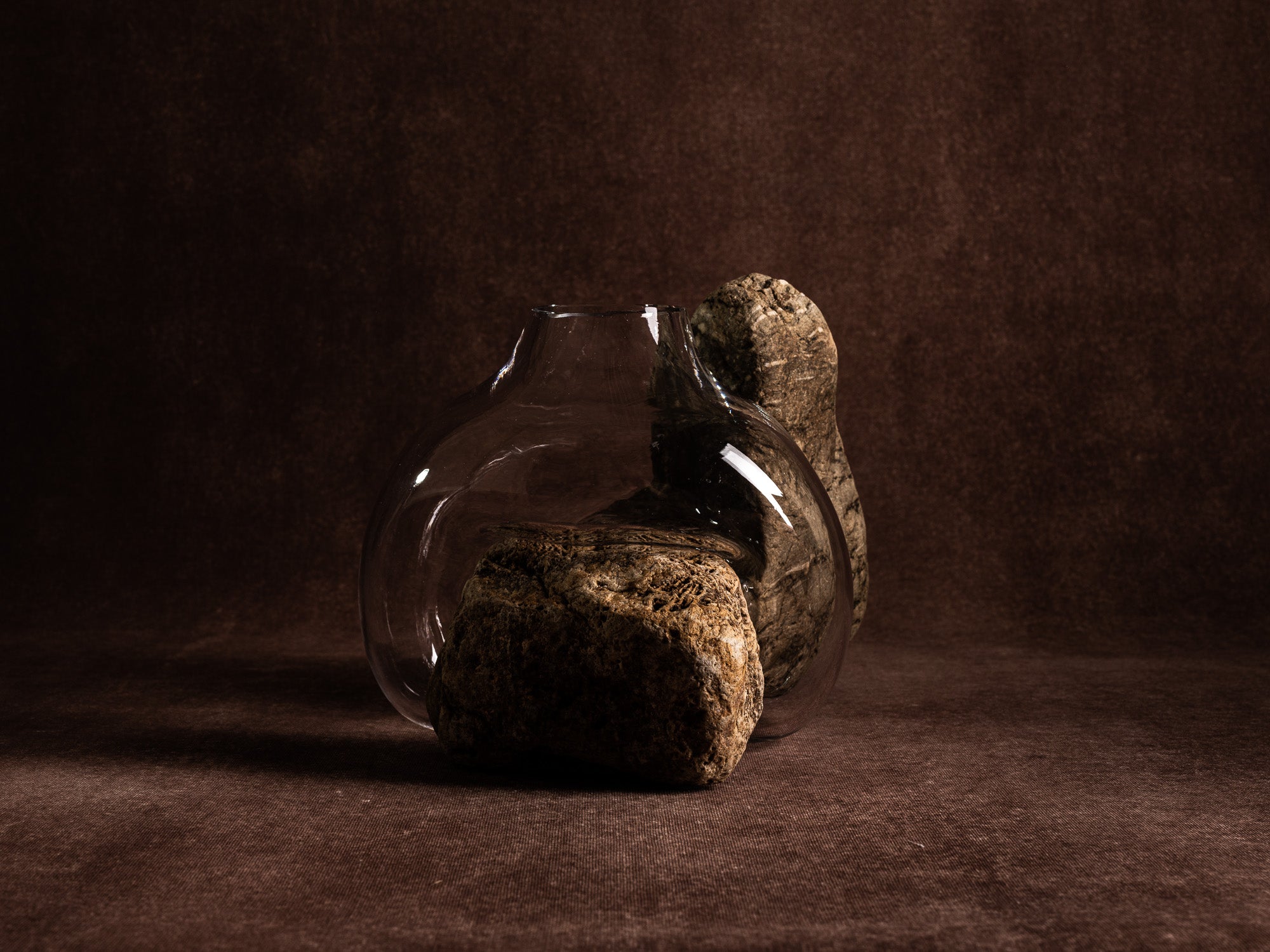 Vase&#x2011;sculpture "Tango" de Lætitia Jacquetton, France (2021)..Sculpture&#x2011;vase "Tango" by Lætitia Jacquetton, France (2021)