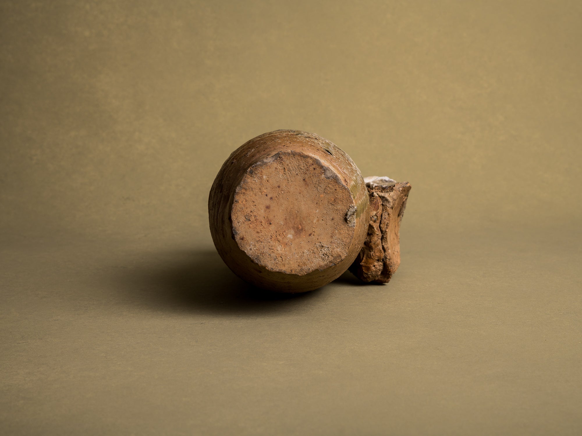 Mitate, vase "jambe de chien" en grès du beauvaisis, France (XVIIIe / XIXe siècle)..Mitate, vase "jambe de chien" in stoneware from beauvaisis, France (18th / 19th century)