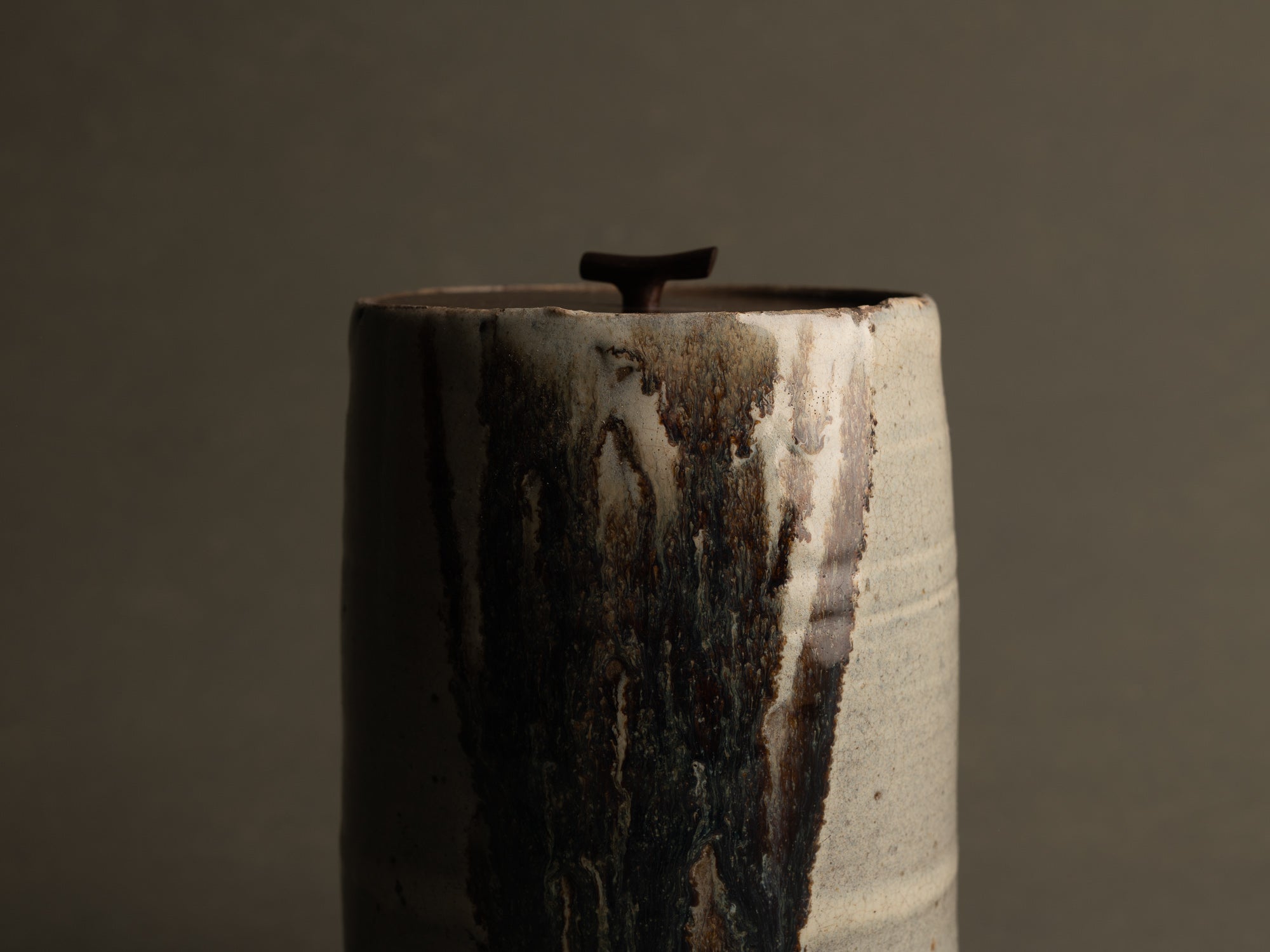 Mizusashi, Pot couvert à eau de type Seto, Japon (ére Taishō  / Shōwa)..Seto ware water pot Mizusashi , Japan (Taishō  / Shōwa Era)