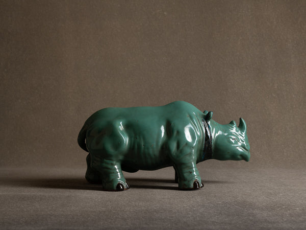 Sculpture "rhinocéros" en grès émaillé, Société des grès Rambervillers, France (années 1930).."Rhinoceros" stoneware sculpture, Société des Grès de Rambervillers, France (1930s)
