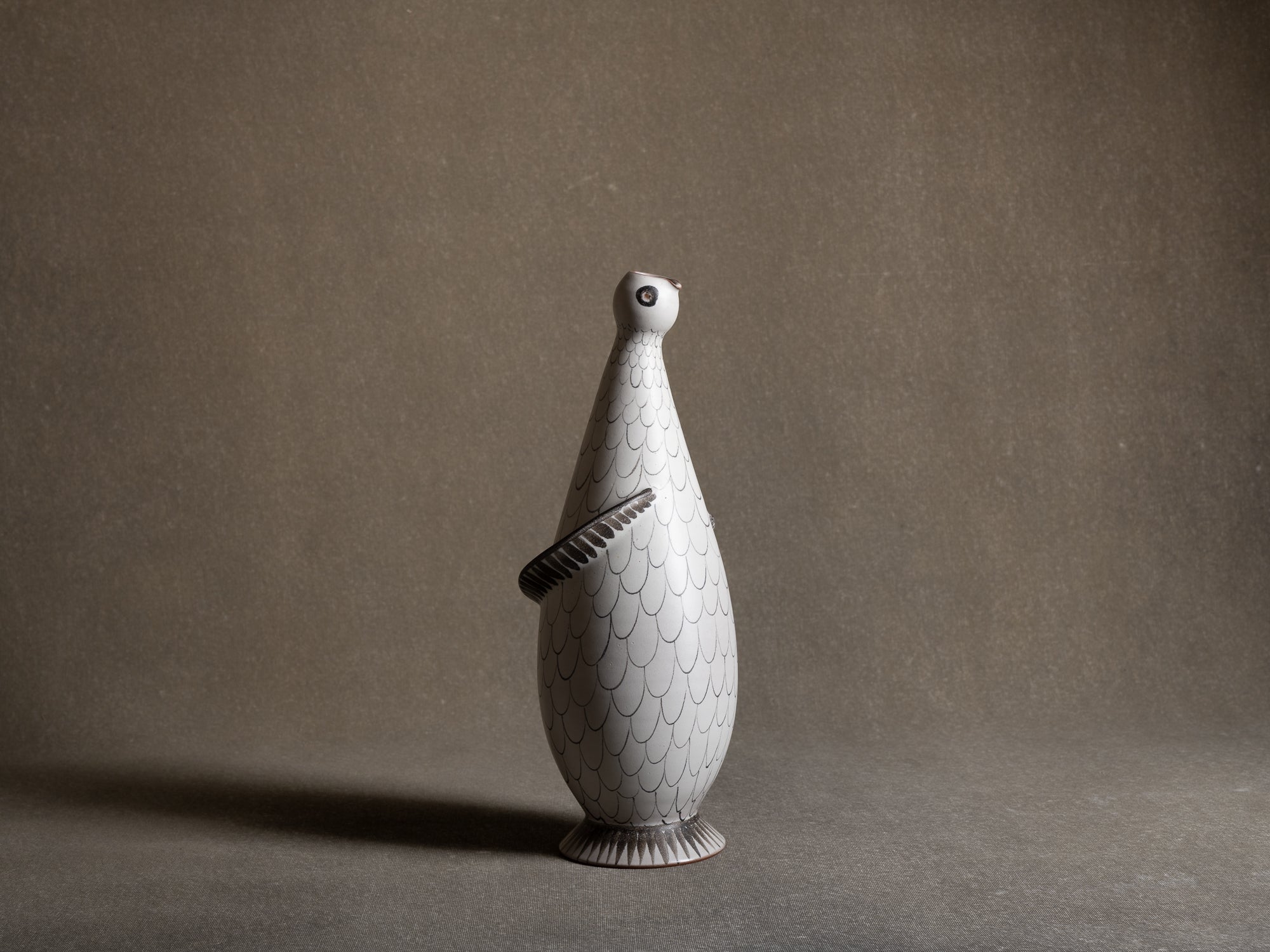 Vase-Sculpture oiseau en faïence par Maria Kohler pour Villeroy & Boch, Allemagne (années 1950)..Vase-Sculpture bird in earthenware by Maria Kohler for Villeroy & Boch, Germany (1950s)